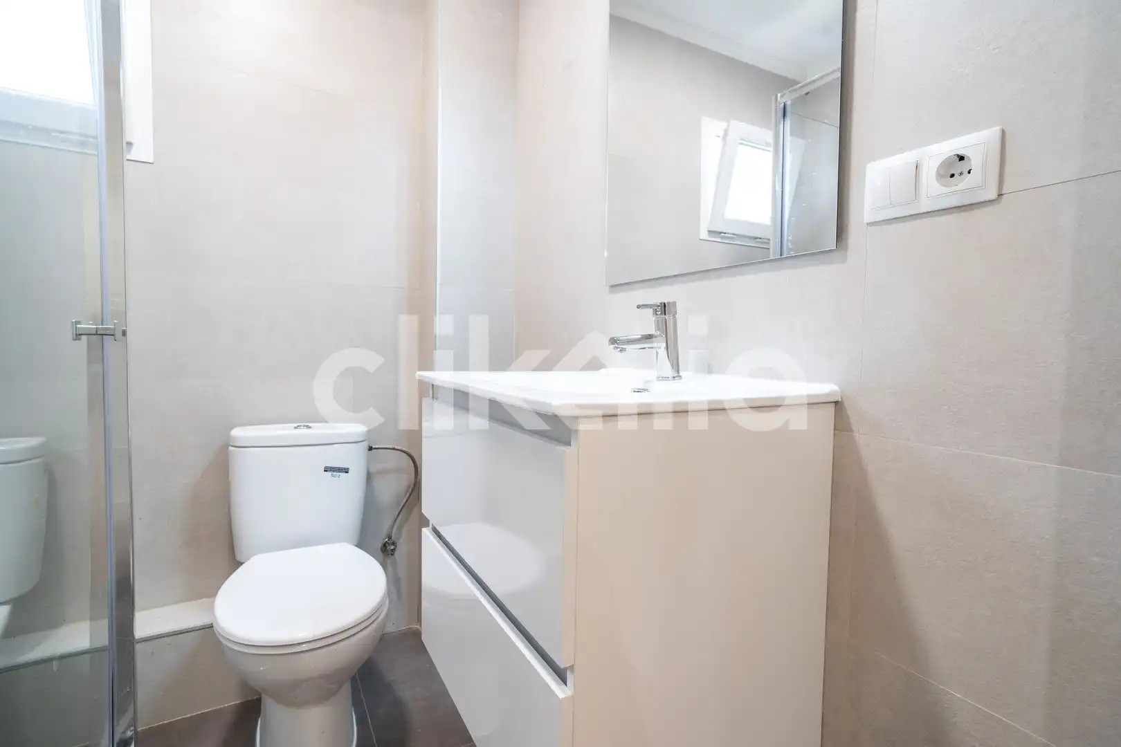 Badezimmer von Wohnung zur Miete in Valencia