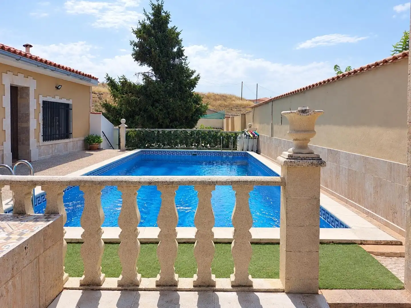 Piscina de Finca rústica en venda en La Almarcha  amb Calefacció, Jardí privat i Piscina