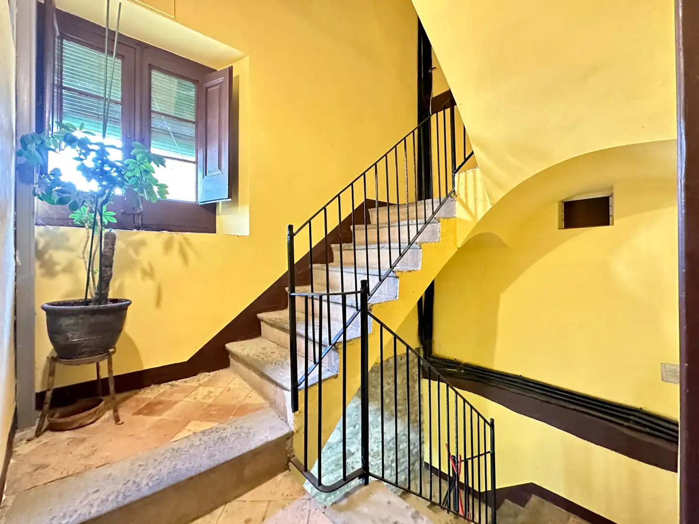 Edificio en venta en Montesquiu