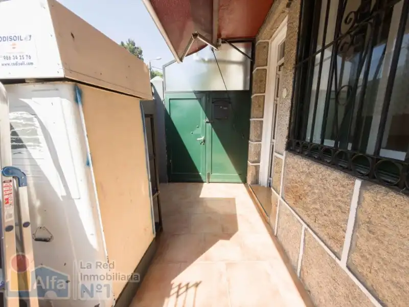 Vista exterior de Casa adosada en venta en Vigo  con Calefacción, Jardín privado y Amueblado