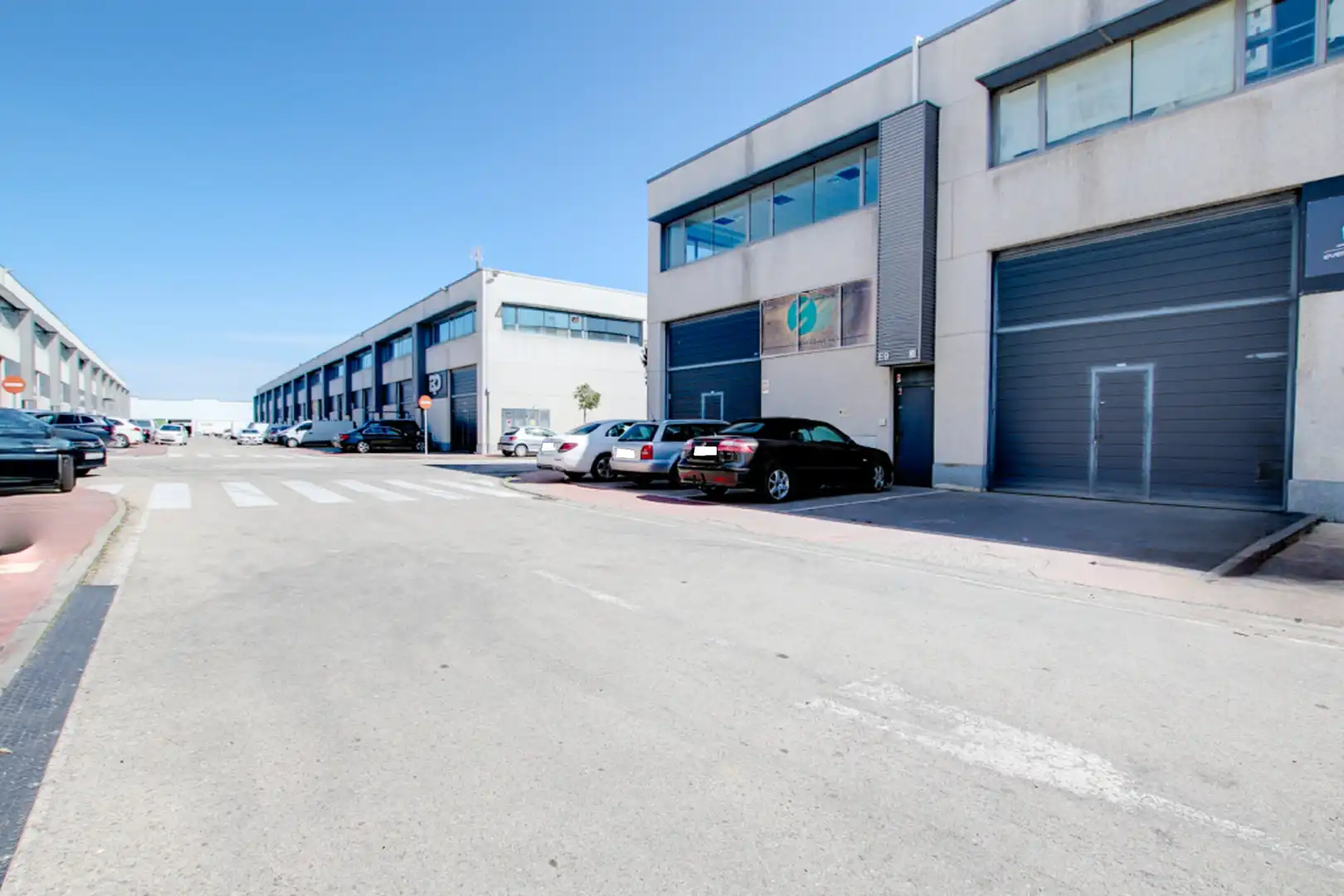 Vista exterior de Nave industrial en venta en Azuqueca de Henares
