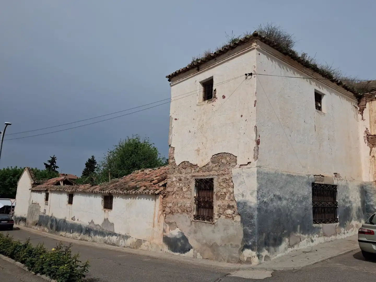 Vista exterior de Edifici en venda en Polán
