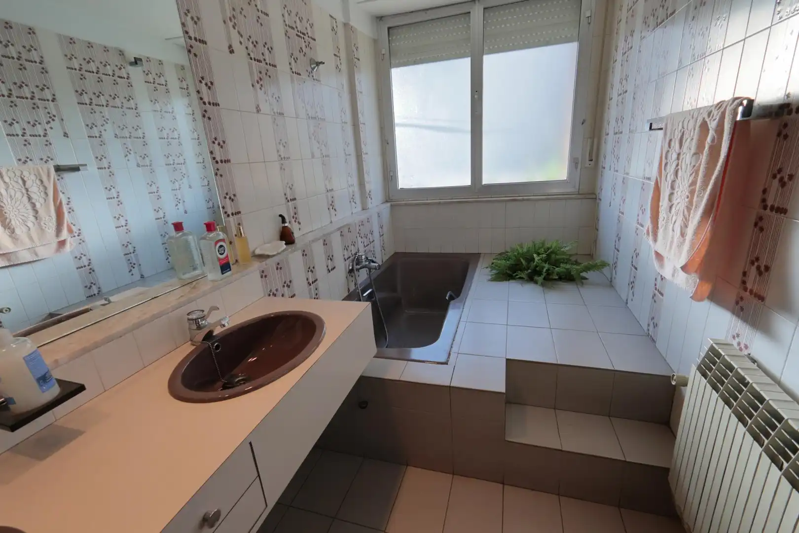 Baño de Casa adosada en venta en O Barco de Valdeorras   con Calefacción, Piscina y Balcón