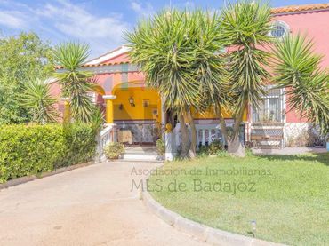 Detached house with garden for sale in Carretera PLANTIO EL