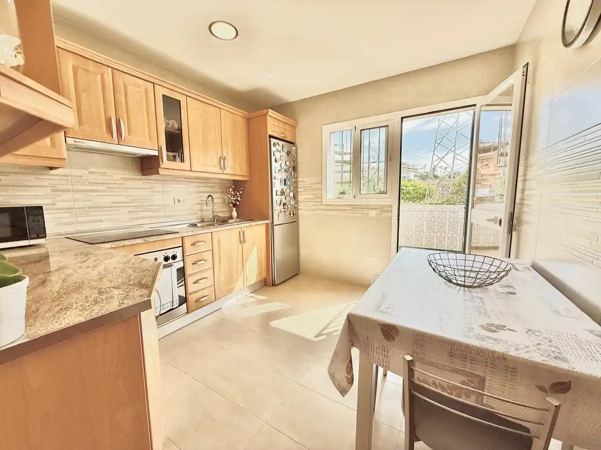 Kitchen of Detached homes for sale in Fuengirola  with Air Conditioner, Heating and Terrace