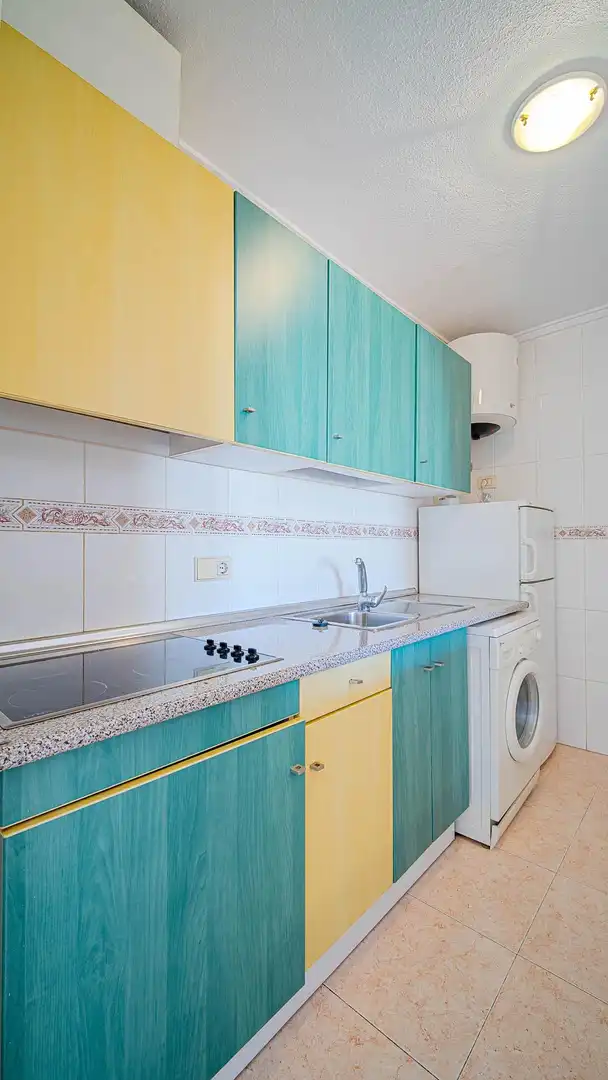 Cuina de Àtic en venda en Torrevieja amb Terrassa, Moblat i Piscina comunitària