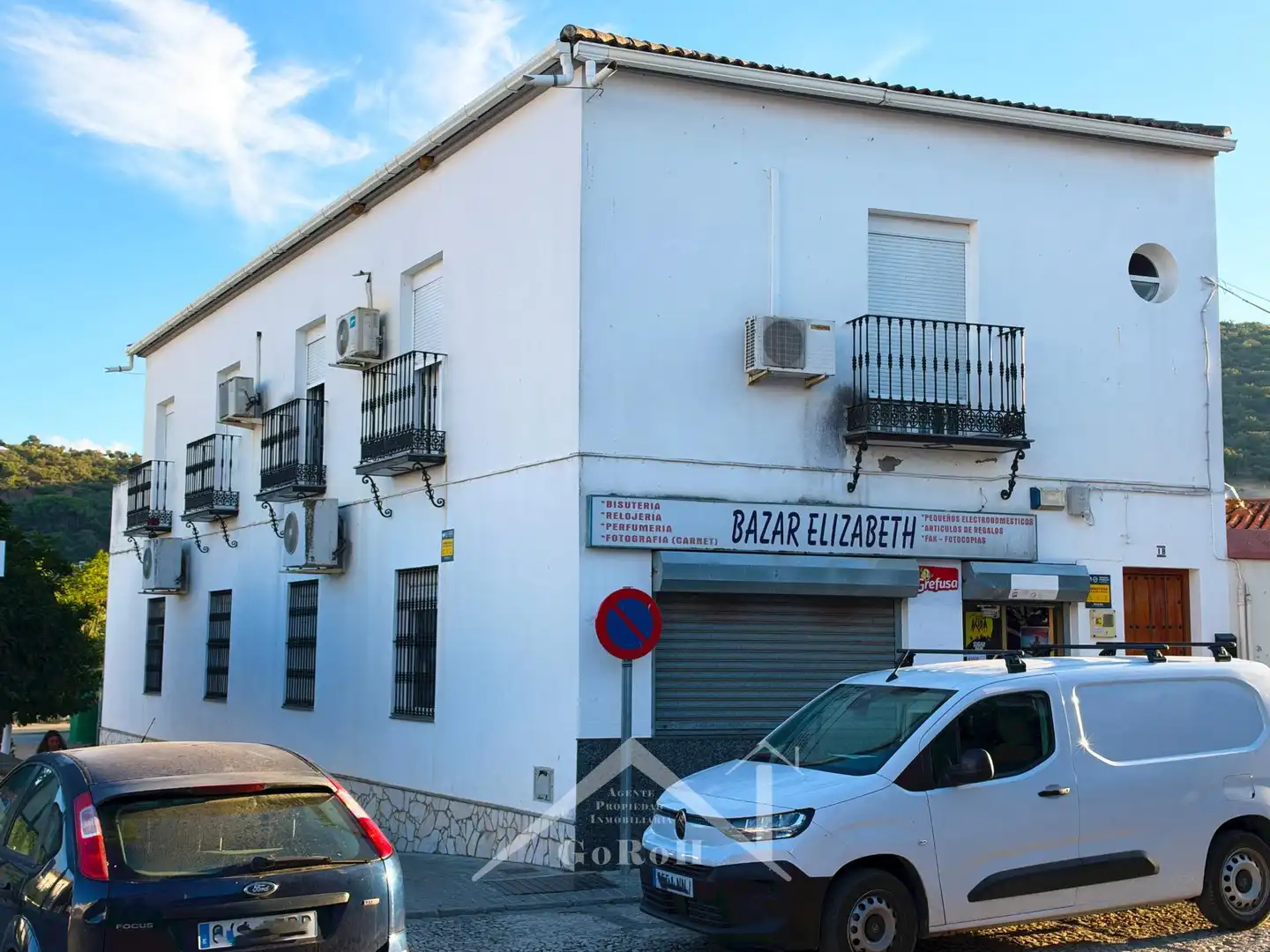 Vista exterior de Edificio en venta en Almadén de la Plata, Sevilla