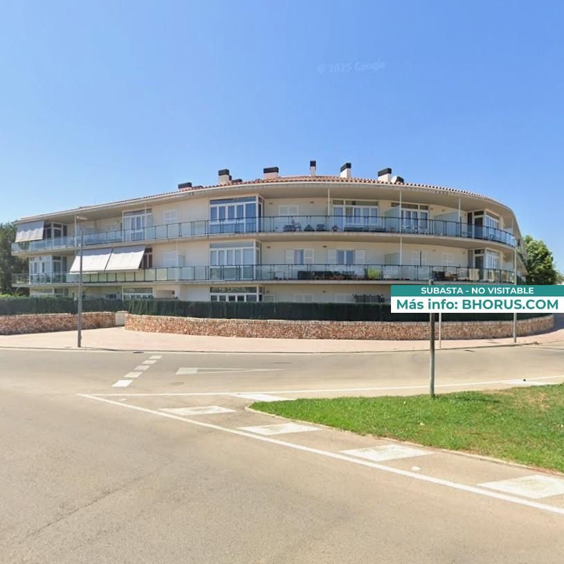 Vista exterior de Pis en venda en Alaior amb Jardí privat i Piscina