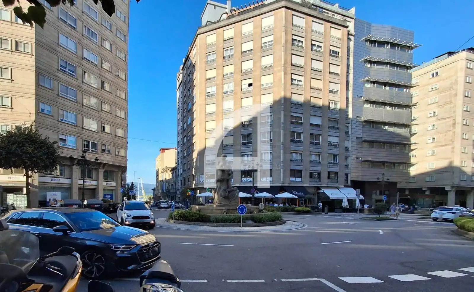 Wohnung zur Miete in R. de Rosalía de Castro, Centro - Areal