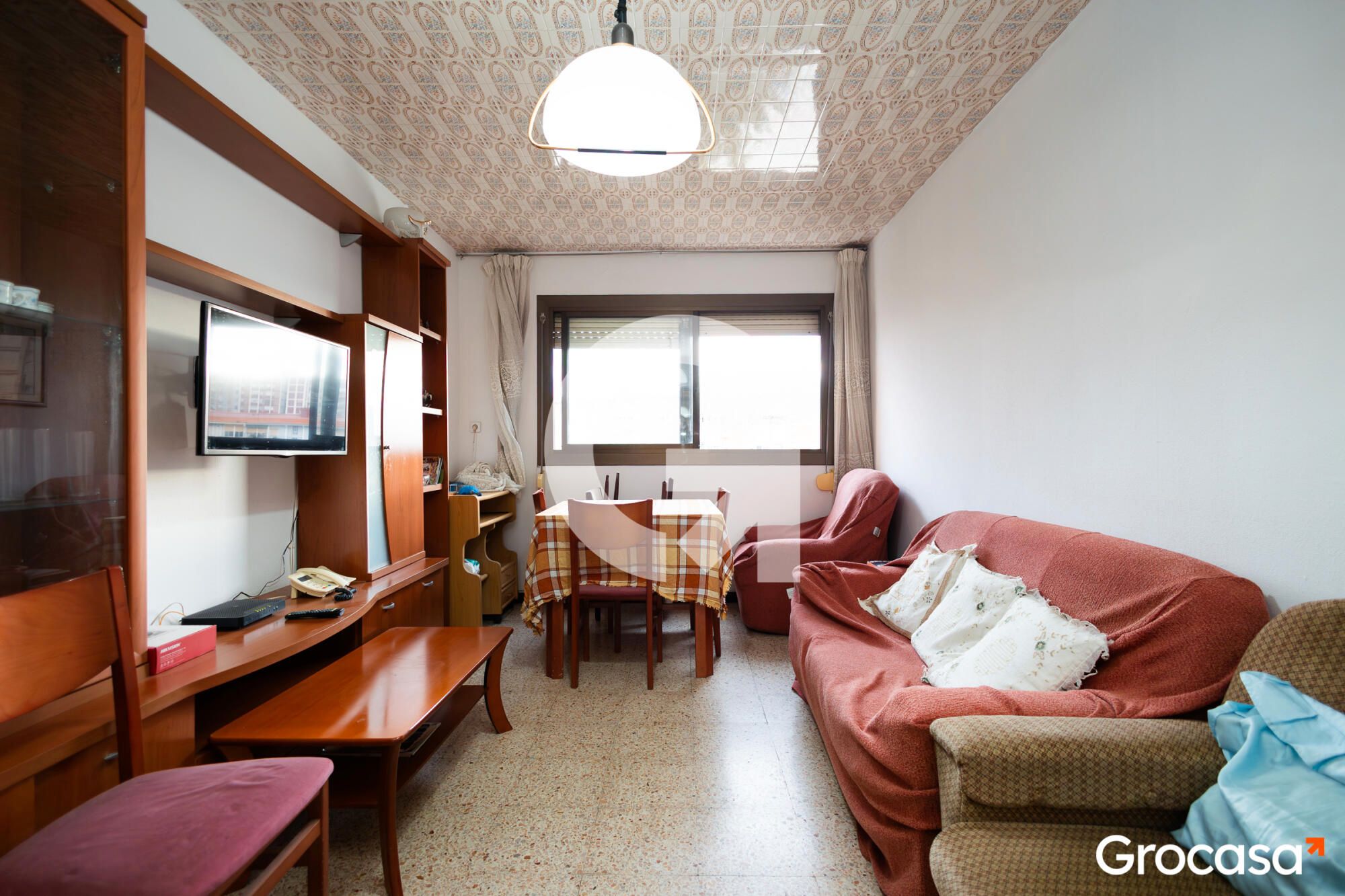 Sala d'estar de Pis en venda en Cornellà de Llobregat amb Forn