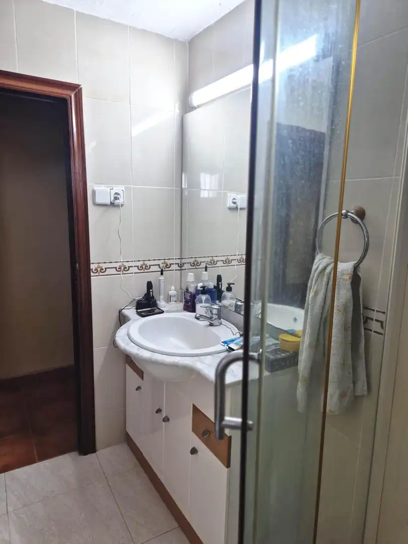 Bany de Casa o xalet en venda en Llíria amb Terrassa i Piscina comunitària