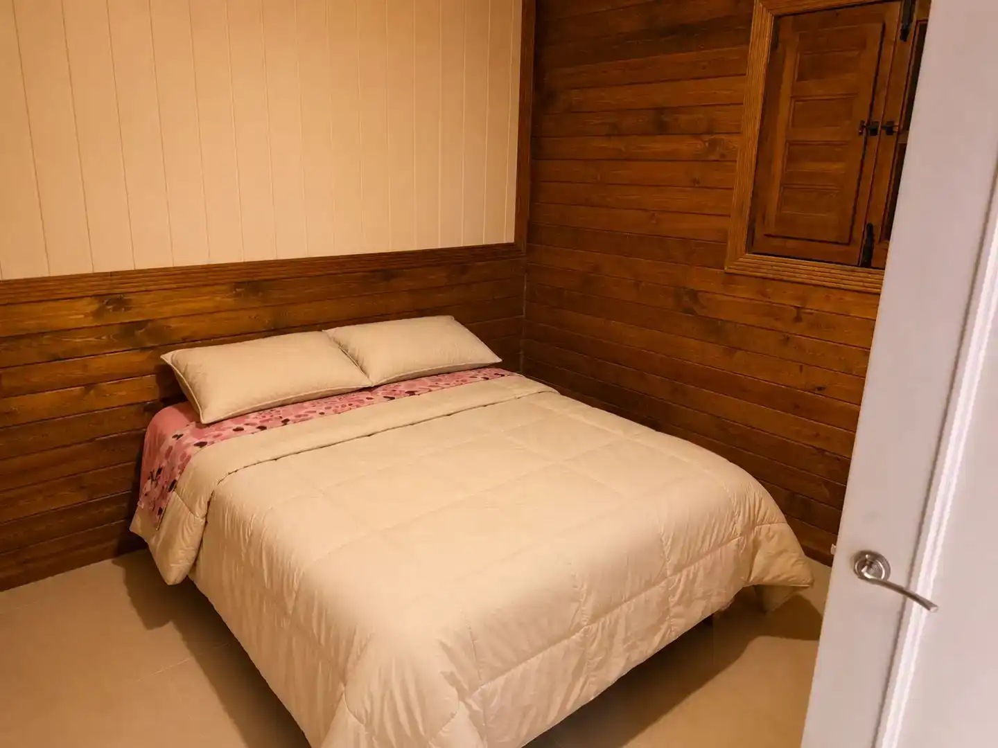 Dormitori de Casa o xalet en venda en Castilblanco de los Arroyos amb Aire condicionat i Piscina