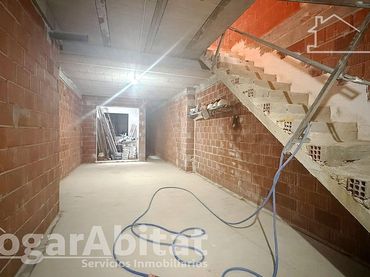 House with balcony for sale in Calle Ramat