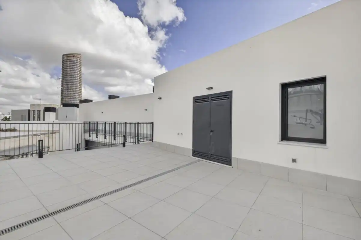 Terraza de Planta baja en venta en Sevilla con Aire acondicionado, Calefacción y Jardín privado