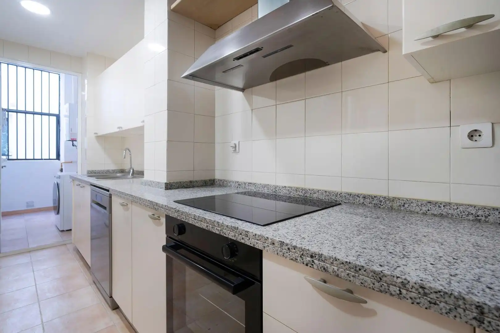 Cocina de Piso de alquiler en Valencia con Aire acondicionado, Calefacción y Amueblado