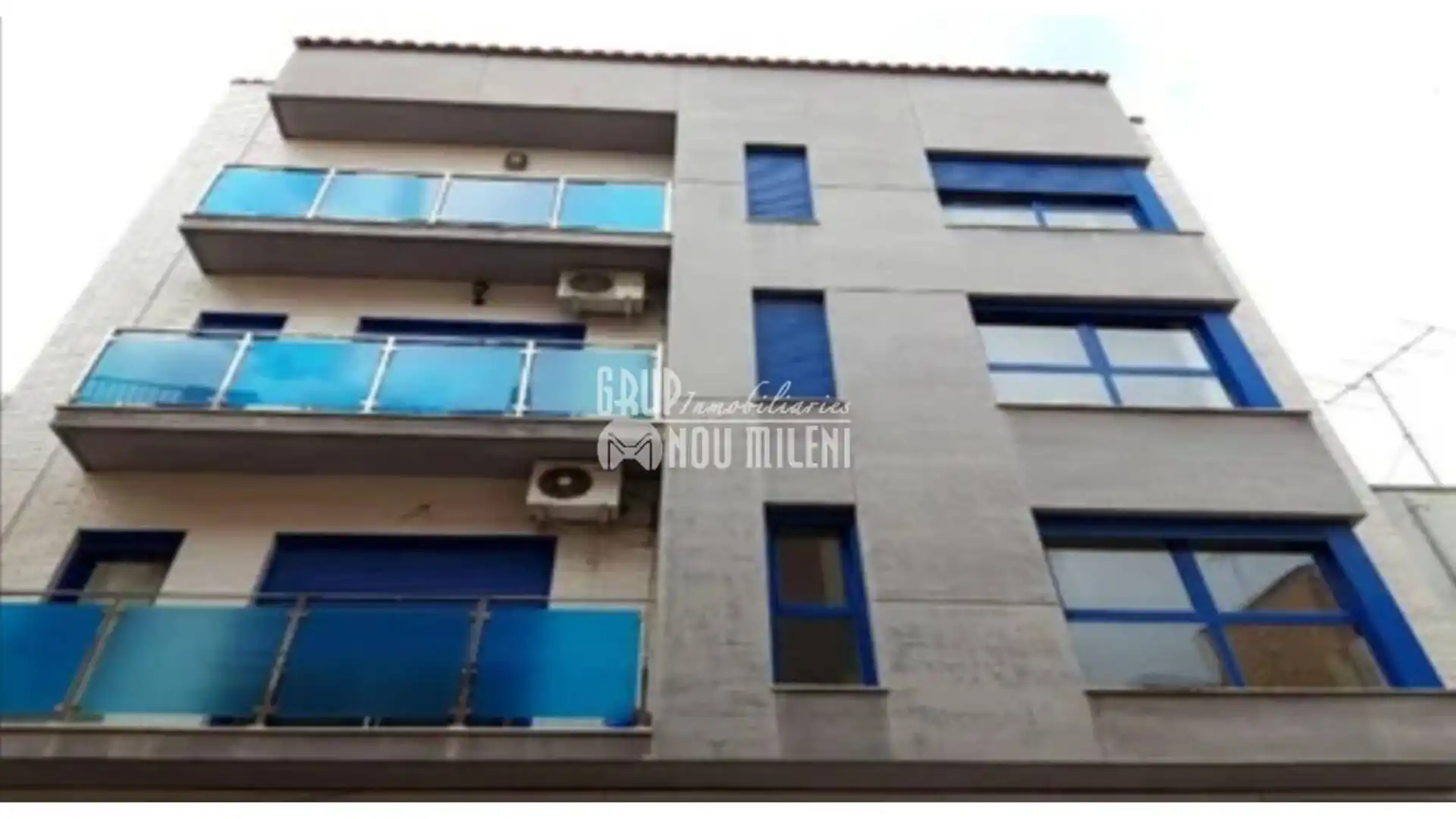 Vista exterior de Local en venta en Picassent