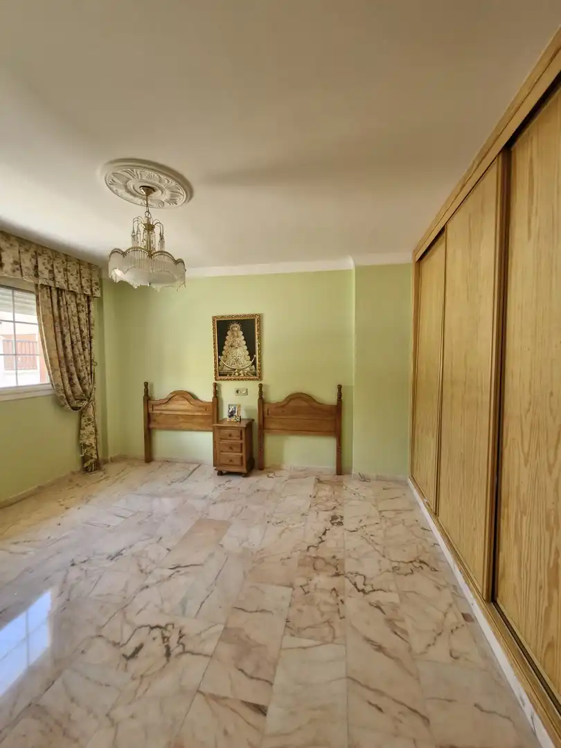 Haus oder Chalet zum Verkauf in Motril mit Privatgarten und Terrasse