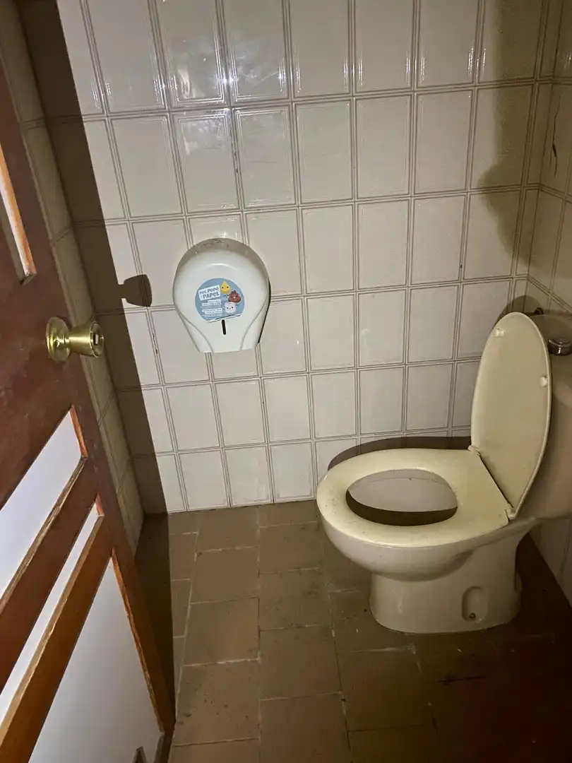 Baño de Local de alquiler en Gijón  con Amueblado