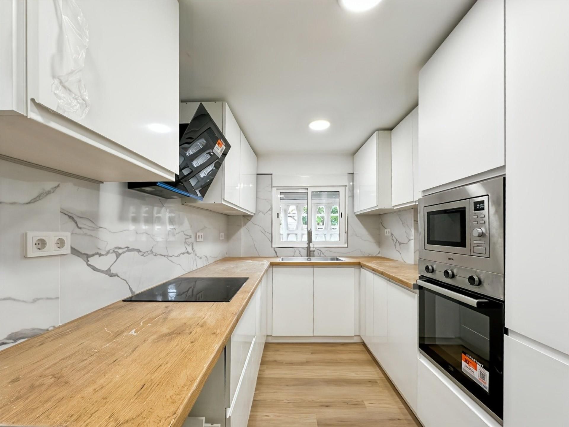 Kitchen of Flat for sale in Badalona  with Balcony