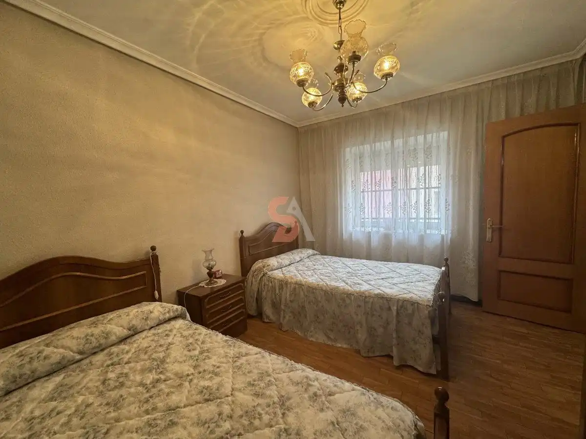 Dormitori de Casa o xalet en venda en Renedo de Esgueva amb Calefacció