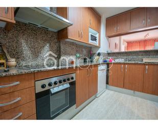 Kitchen of Flat for sale in La Pobla de Montornès    with Air Conditioner