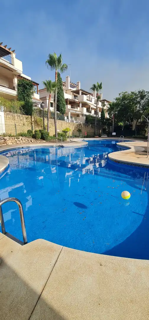 Swimming pool of Flat for sale in Marbella  with Air Conditioner, Heating and Terrace