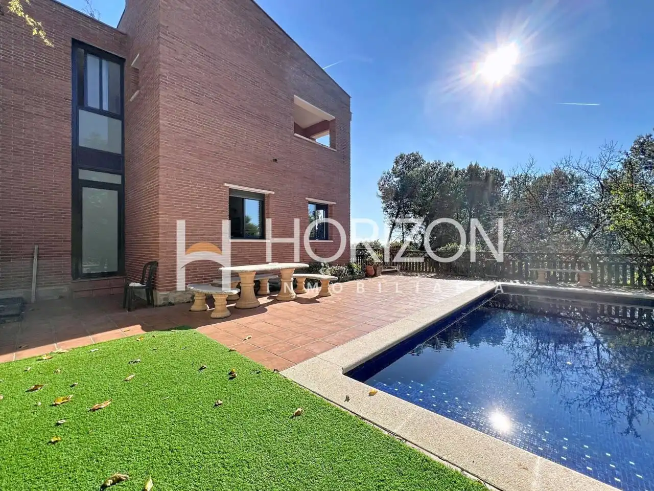 Casa amb piscina en venda a Calle Tomàs Guerrero
