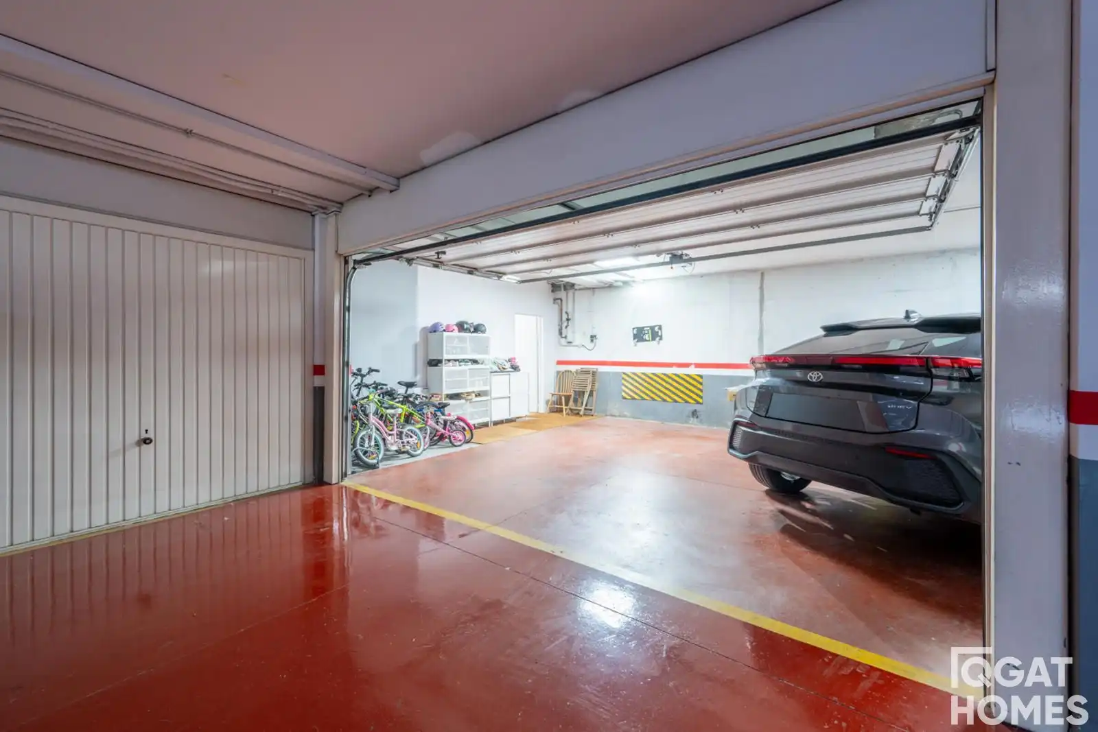 Parking de Casa adosada en venta en Sant Cugat del Vallès con Aire acondicionado, Calefacción y Trastero
