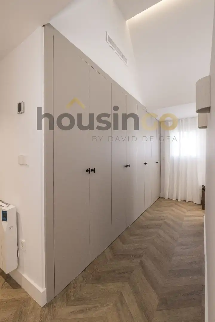 Habitación de Dúplex en venta en Madrid con Aire acondicionado, Calefacción y Terraza