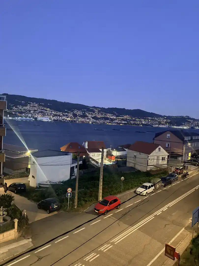 Vista exterior de Àtic en venda en Moaña amb Parquet, Traster i Moblat