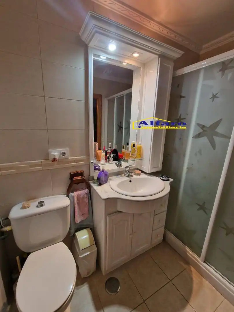 Baño de Casa adosada en venta en Almonte con Terraza, Trastero y Balcón