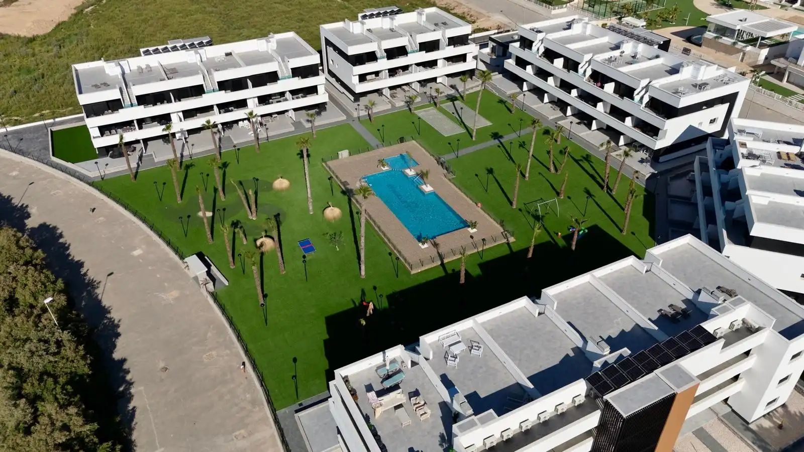 Apartamento con piscina en venta en El Raso, imagen 2