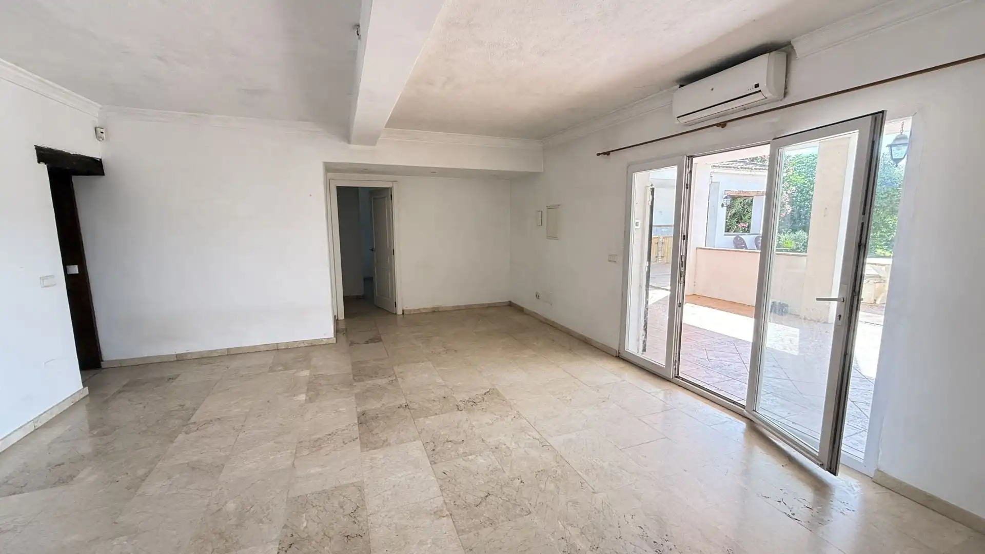 Country homes for sale in Alhaurín El Grande  with Air Conditioner and Swimming Pool