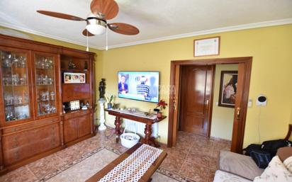 Living room of Flat for sale in  Madrid Capital