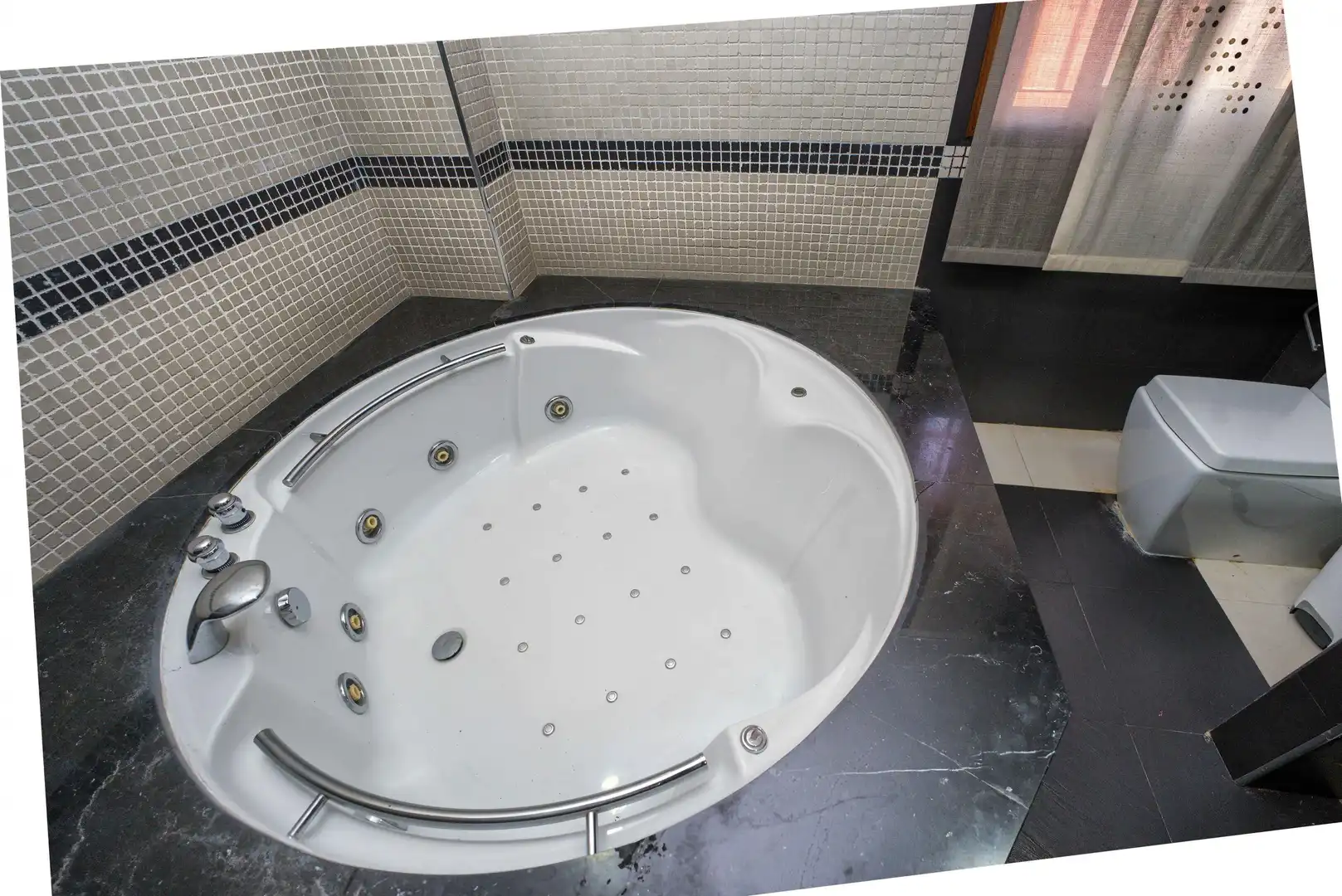 Bathroom of Houses for sale in Montequinto  with Air Conditioner, Heating and Private garden