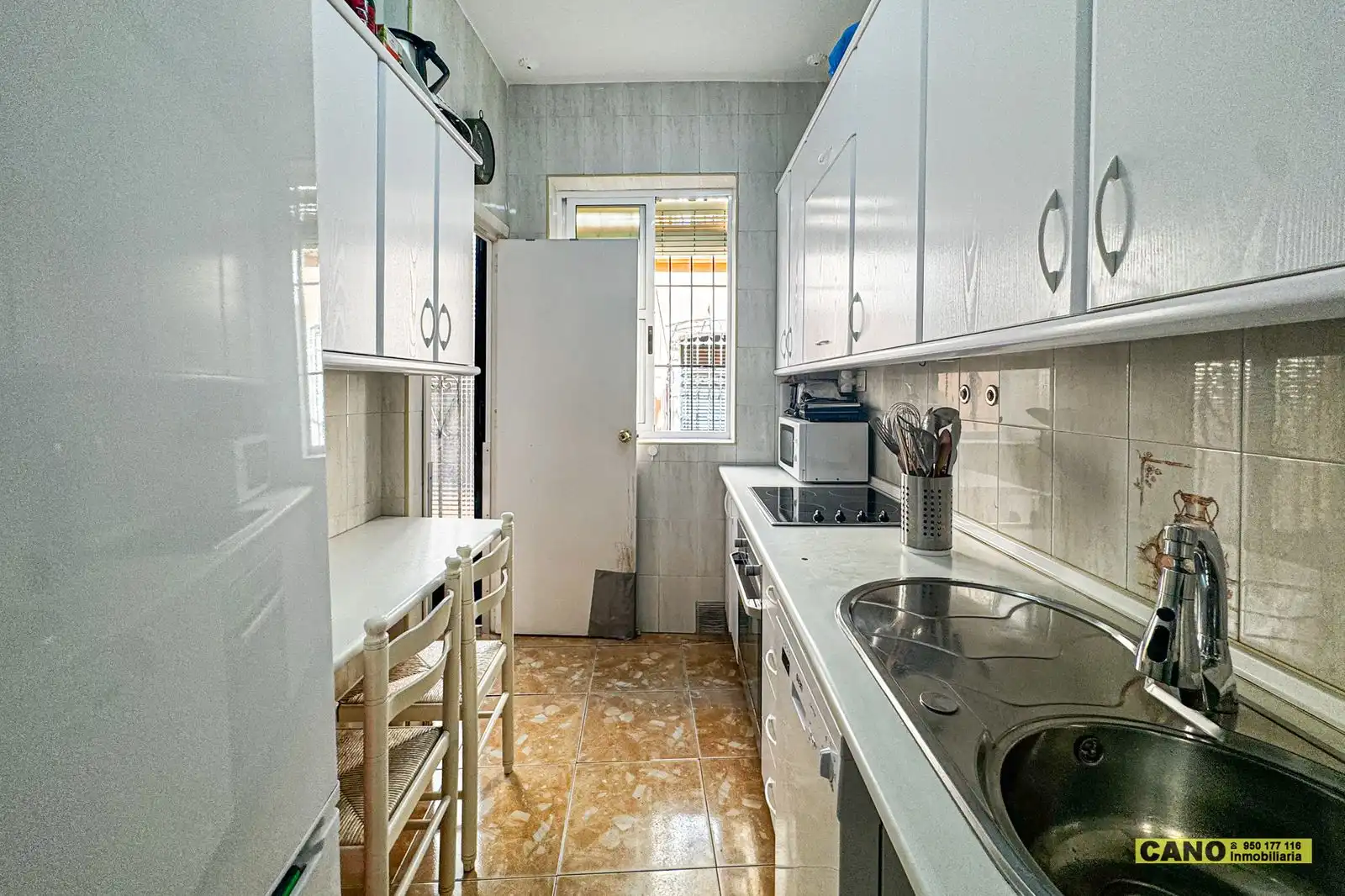 Cuina de Casa o xalet en venda en Almería amb Terrassa