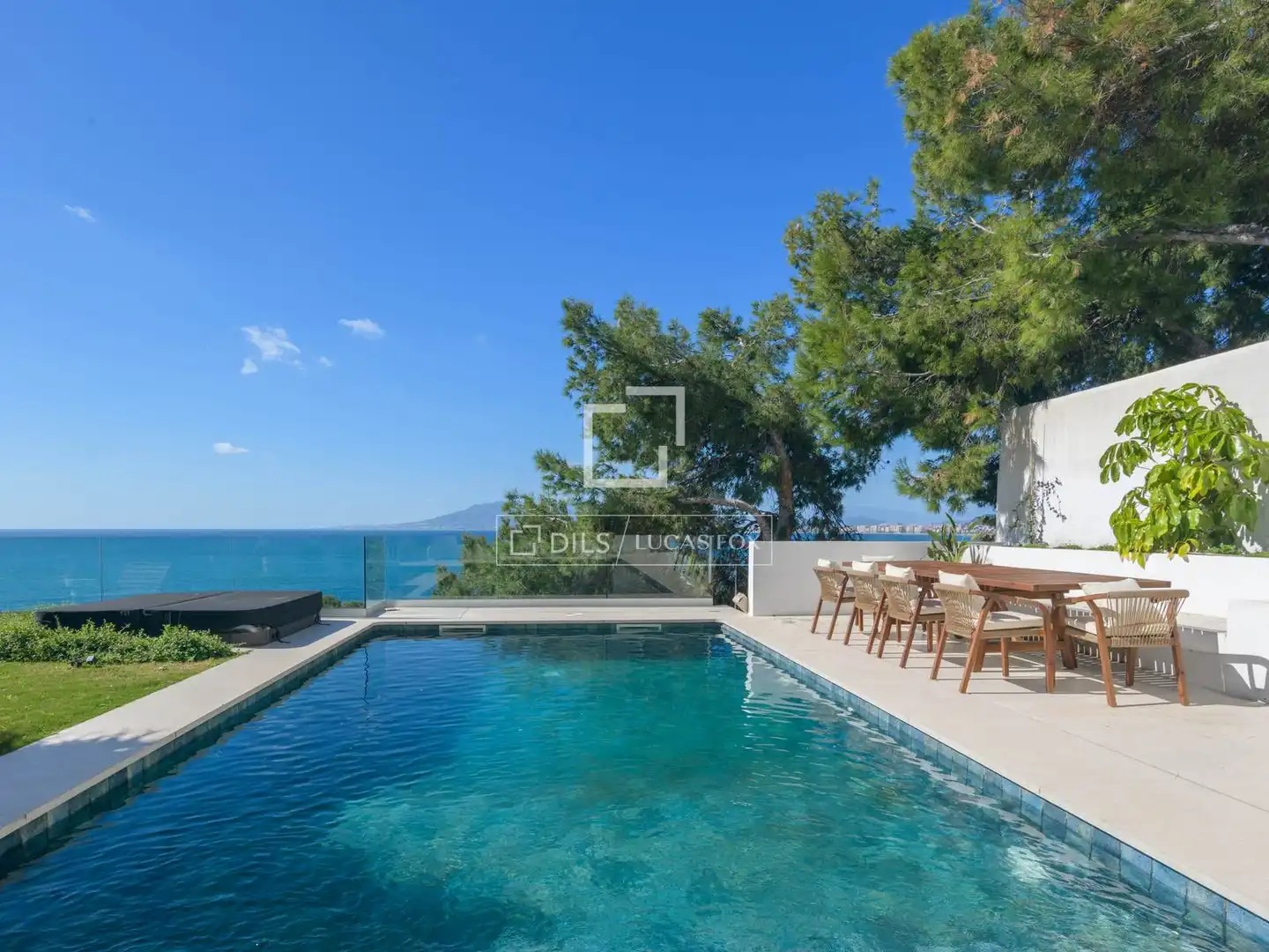 Vista exterior de Casa o xalet en venda en Málaga amb Aire condicionat, Jardí privat i Traster