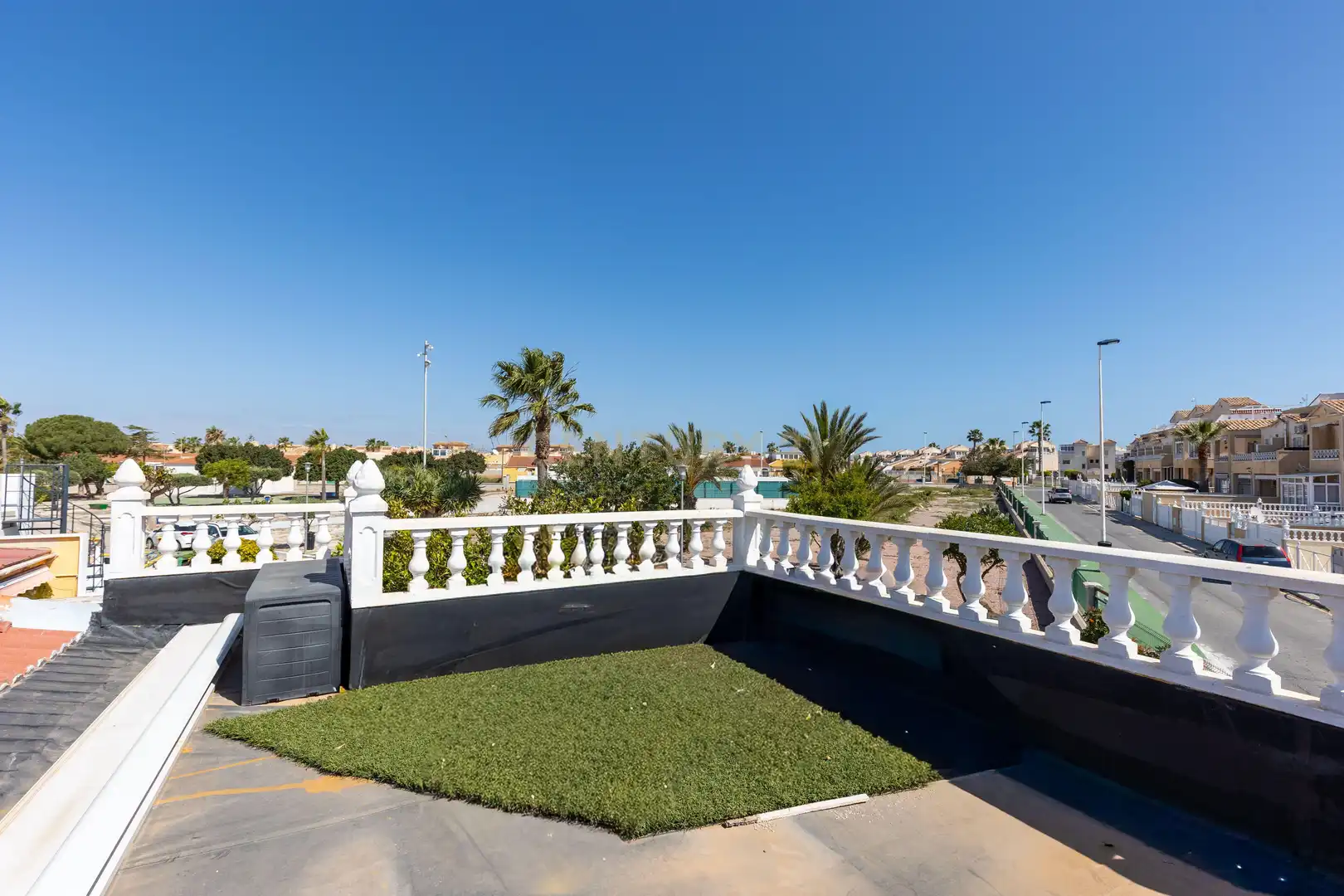 Terrassa de Casa adosada en venda en Torrevieja amb Aire condicionat i Piscina comunitària
