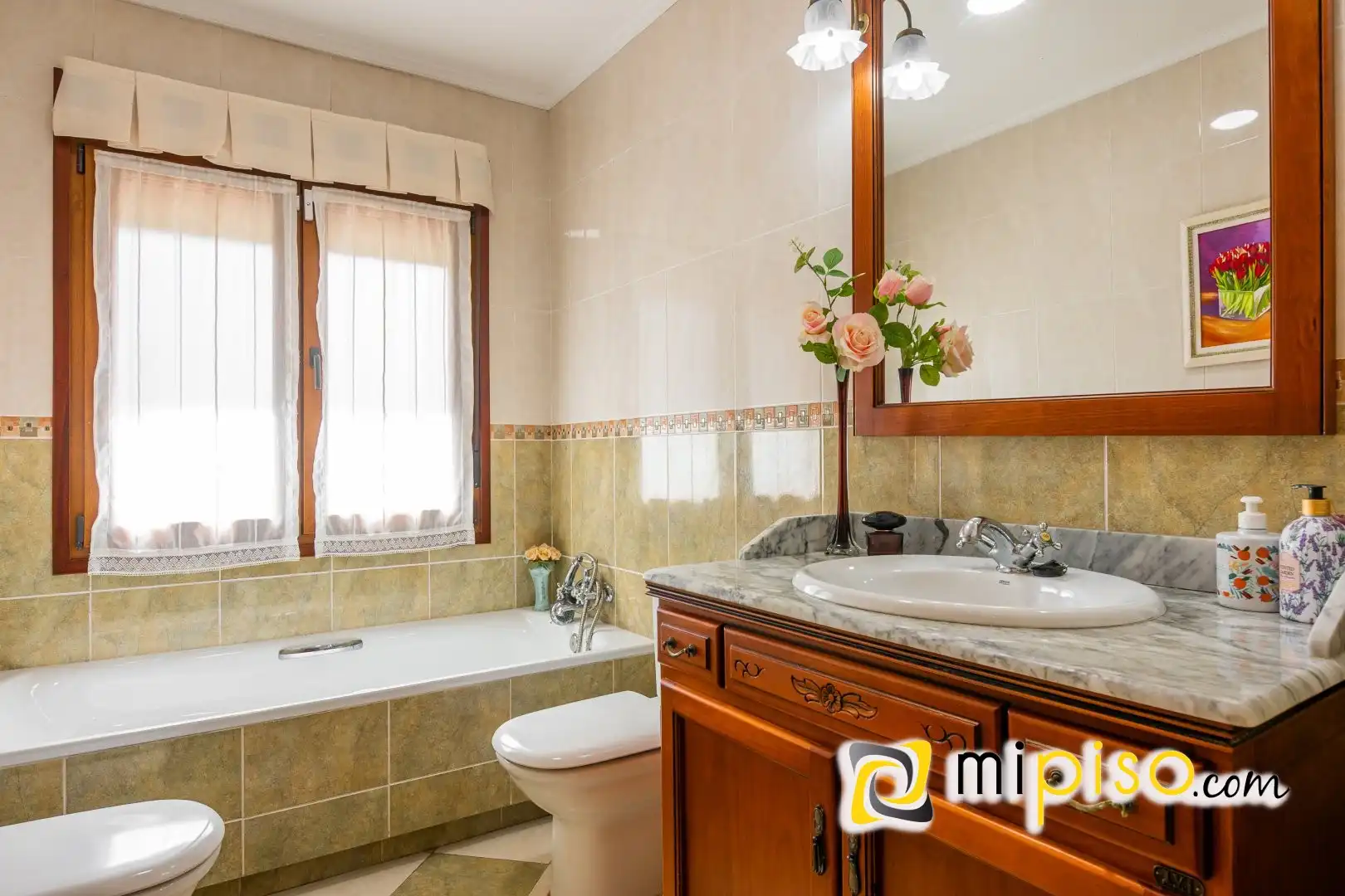 Baño de Casa o chalet en venta en Laredo con Calefacción y Jardín privado