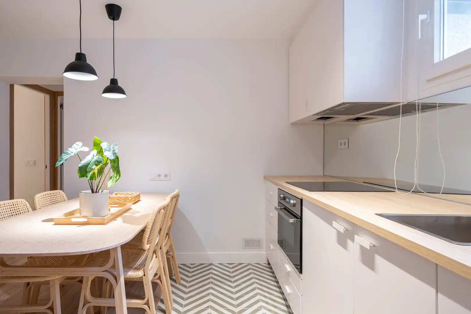Kitchen of Flat for rent in Madrid  with Heating, Furnished and Oven