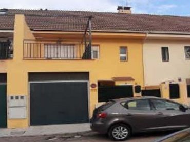 House for sale in Yuncler