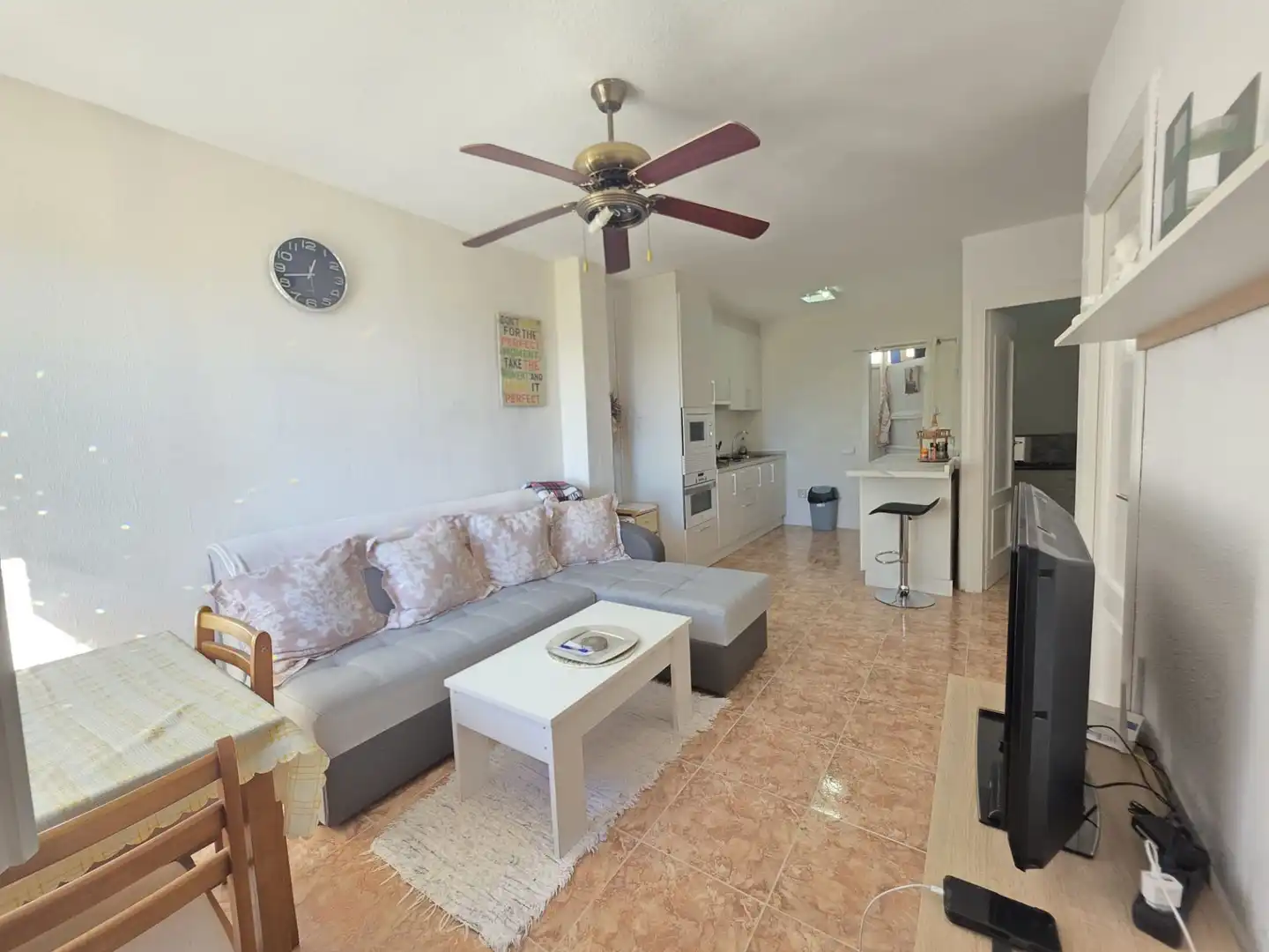 Sala d'estar de Casa adosada en venda en Santa Pola amb Aire condicionat, Calefacció i Jardí privat