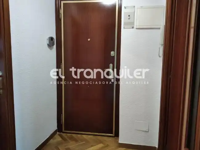 Wohnung zur Miete in Calle LOS PINOS, Prado Santo Domingo - Ensanche