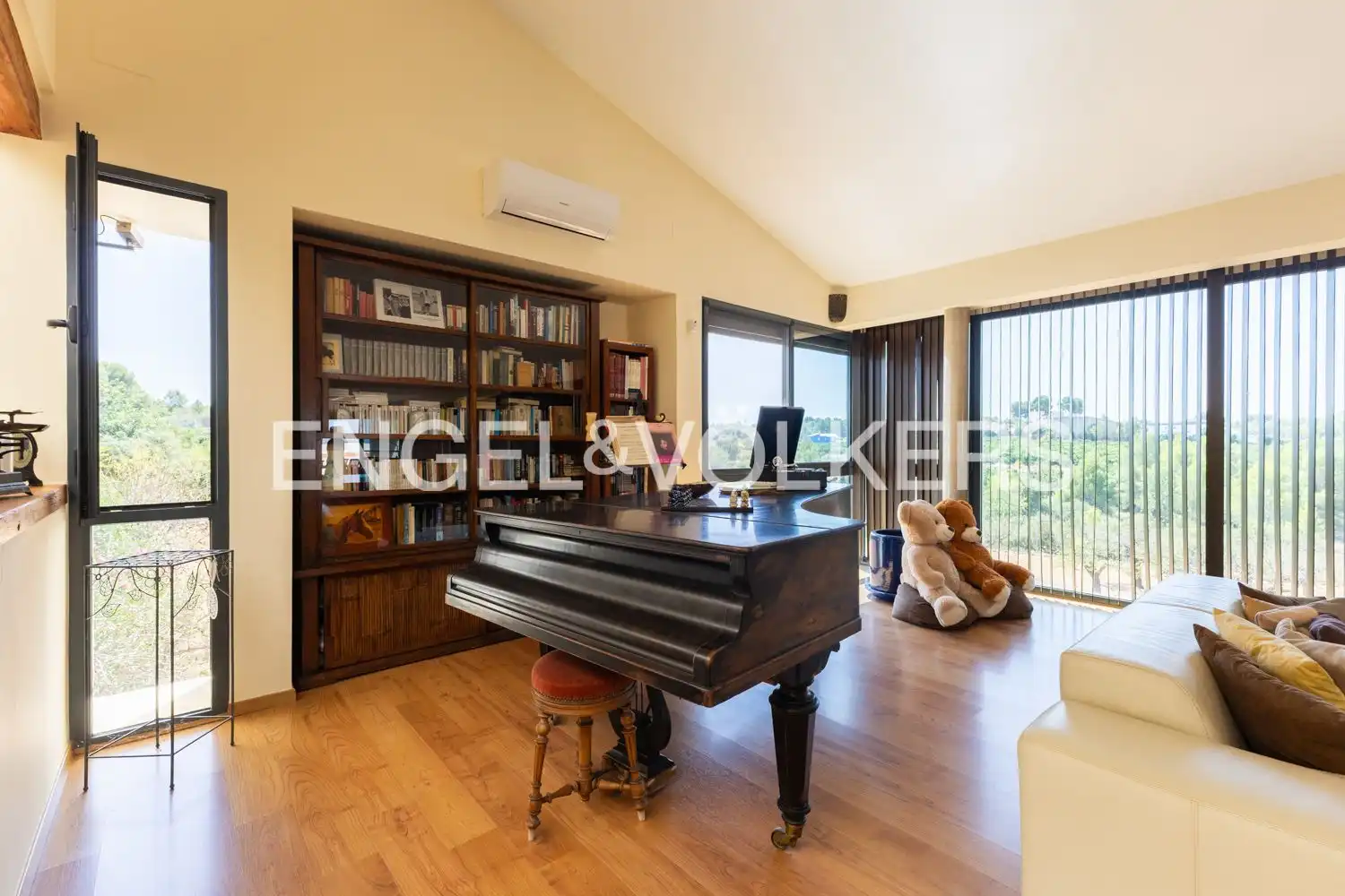 Living room of Houses for sale in Montserrat  with Air Conditioner, Heating and Private garden