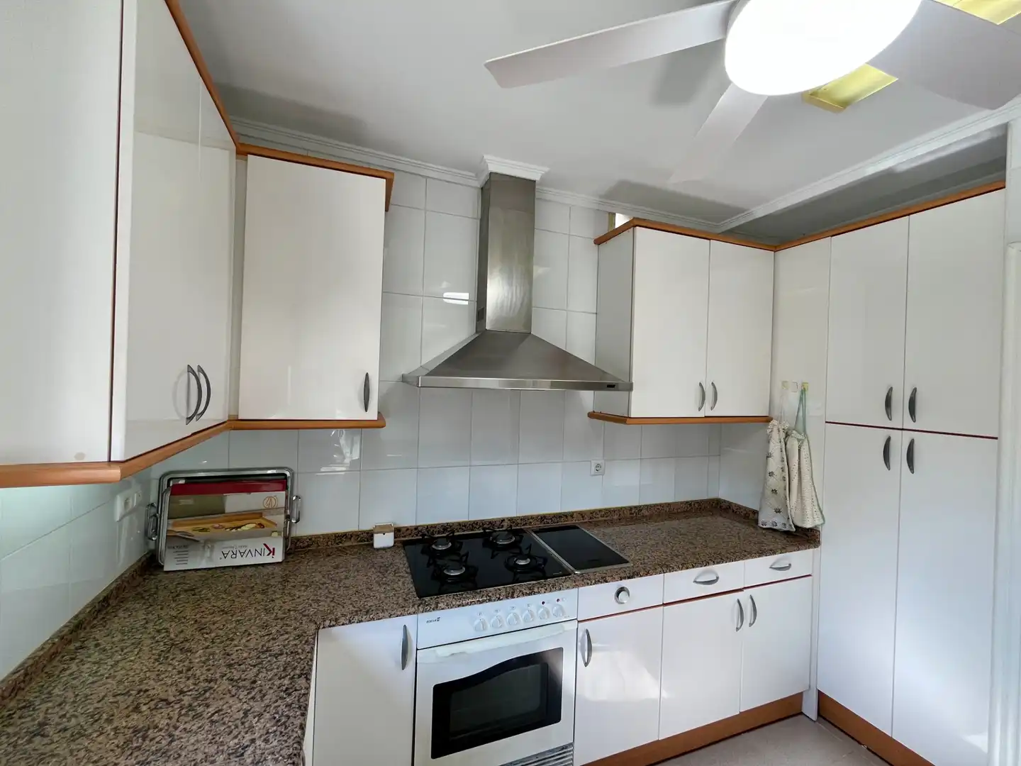 Cocina de Piso de alquiler en Valencia con Aire acondicionado, Calefacción y Terraza