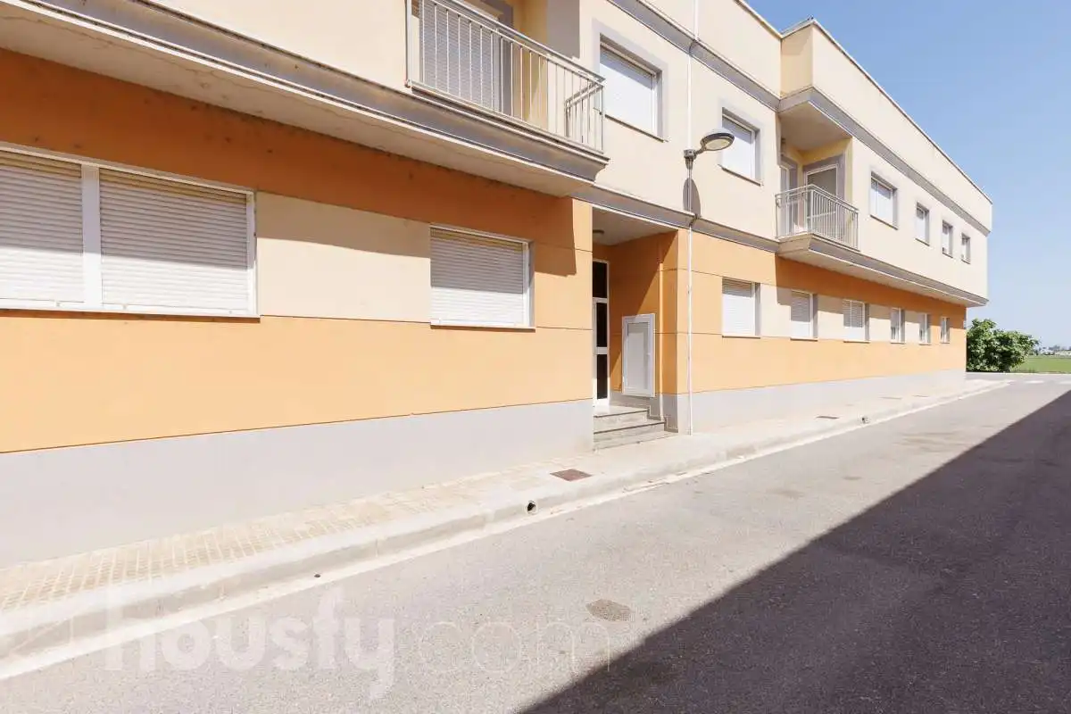 Exterior view of Flat for sale in Sant Jaume d'Enveja  with Storage room, Balcony and Community pool