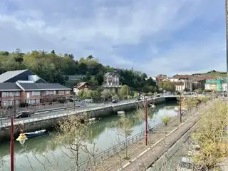 Vista exterior de Piso en venta en Zumaia con Calefacción, Trastero y Amueblado