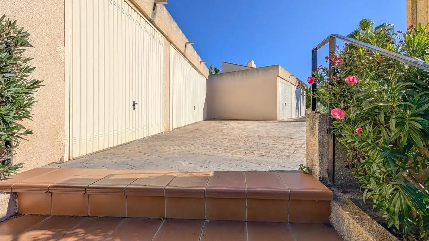 Casa adosada en venda a Escandinavia, Gran Vista - Olivo de Oro