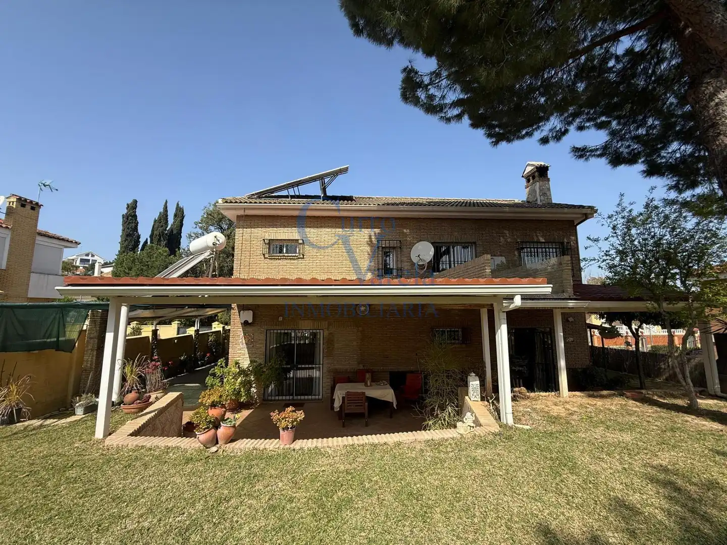 Vista exterior de Casa o chalet en venta en Montequinto con Aire acondicionado, Calefacción y Jardín privado