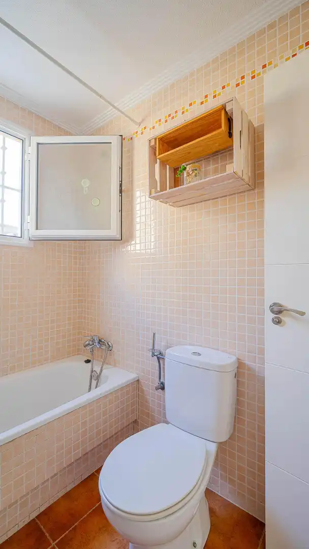 Baño de Planta baja en venta en Torrevieja con Jardín privado, Terraza y Trastero